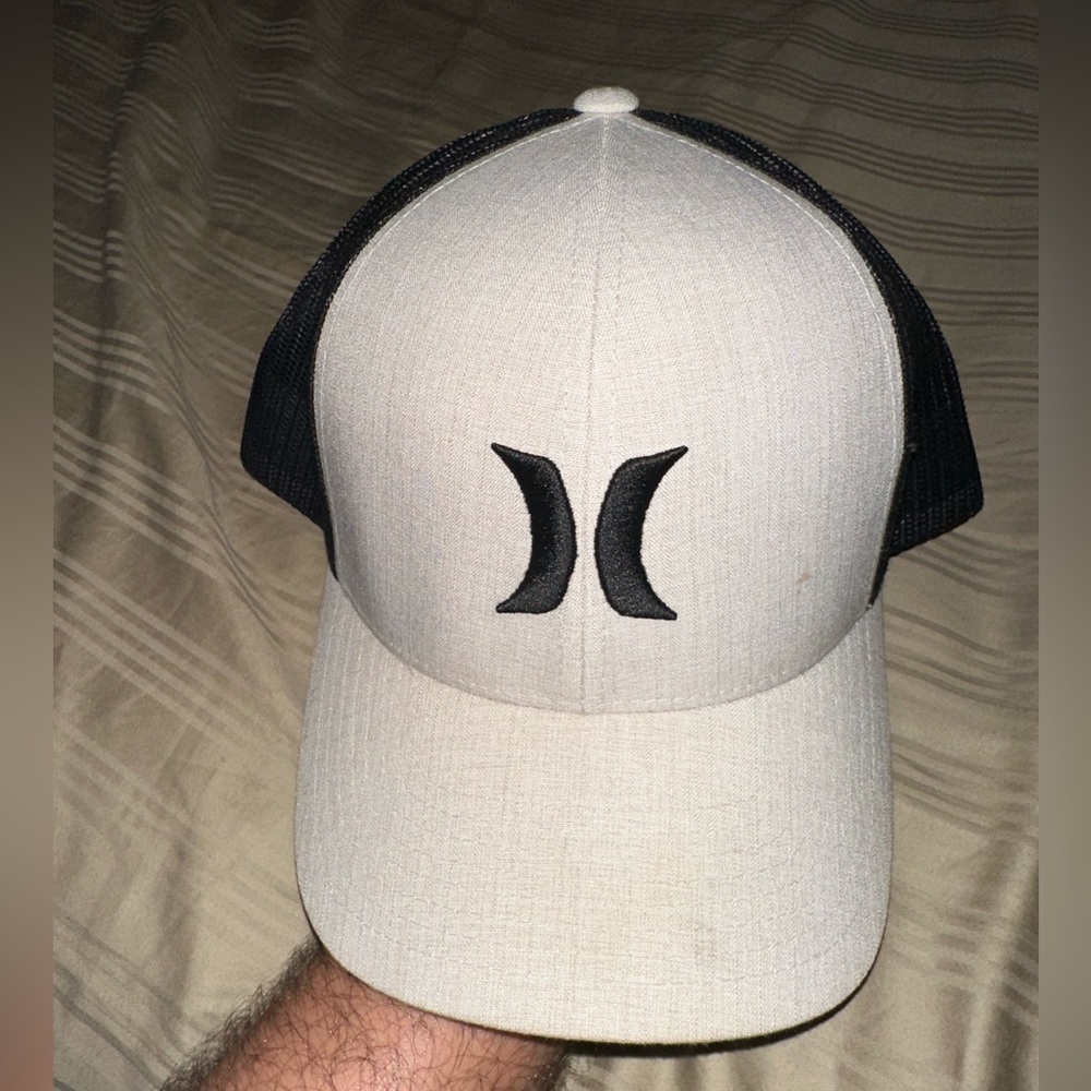 hurley trucker hats for men